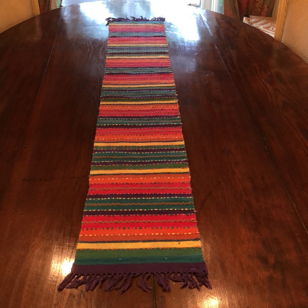 Woven table runner - Picture 2 of 4